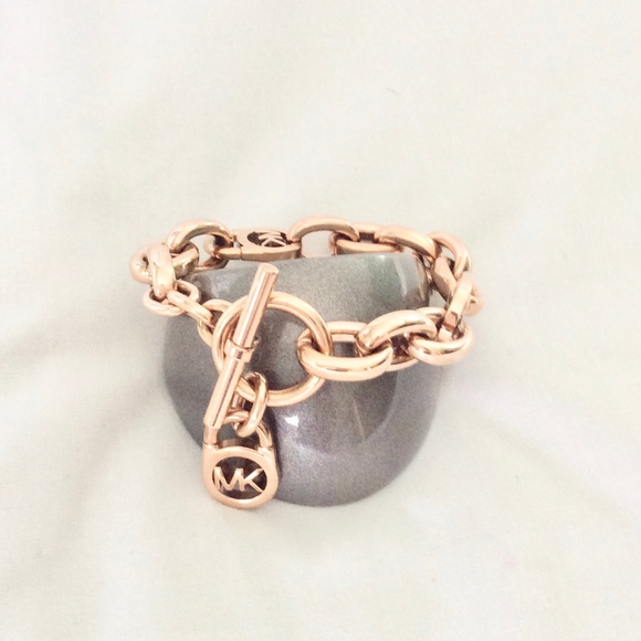 Michael Kors Jewelry - 🎉HP 5/2018🎉 Michael Kors Rose Gold Bracelet NWOT